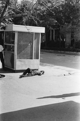 Прикрепленное изображение: Пьяница на ул. Горького - 1968.jpg